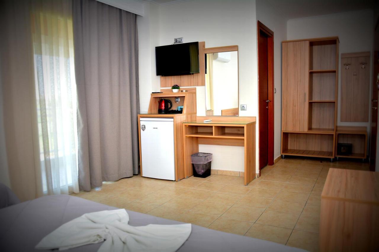 Denis And Hotel 2*